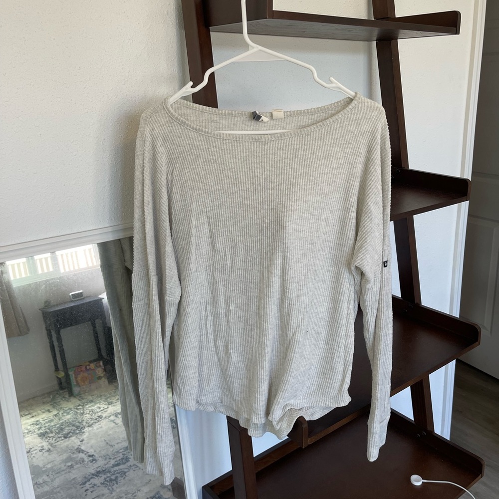 lightweight super soft roxy sweater!